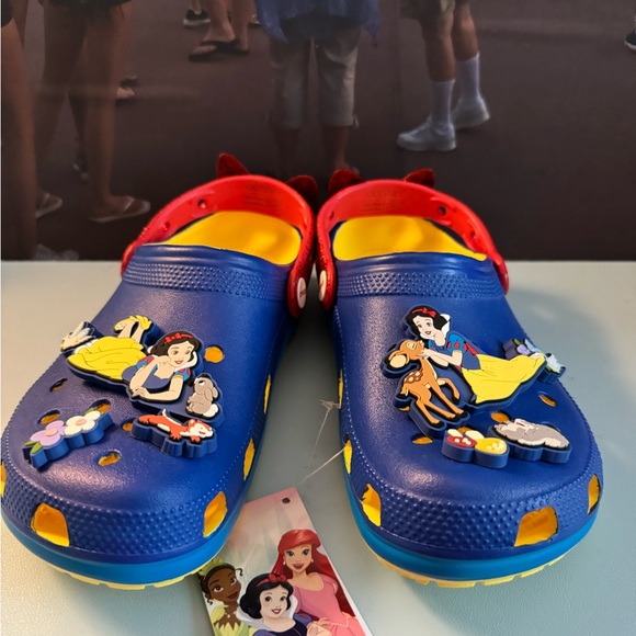 Snow White Crocs - Picture 6 of 6